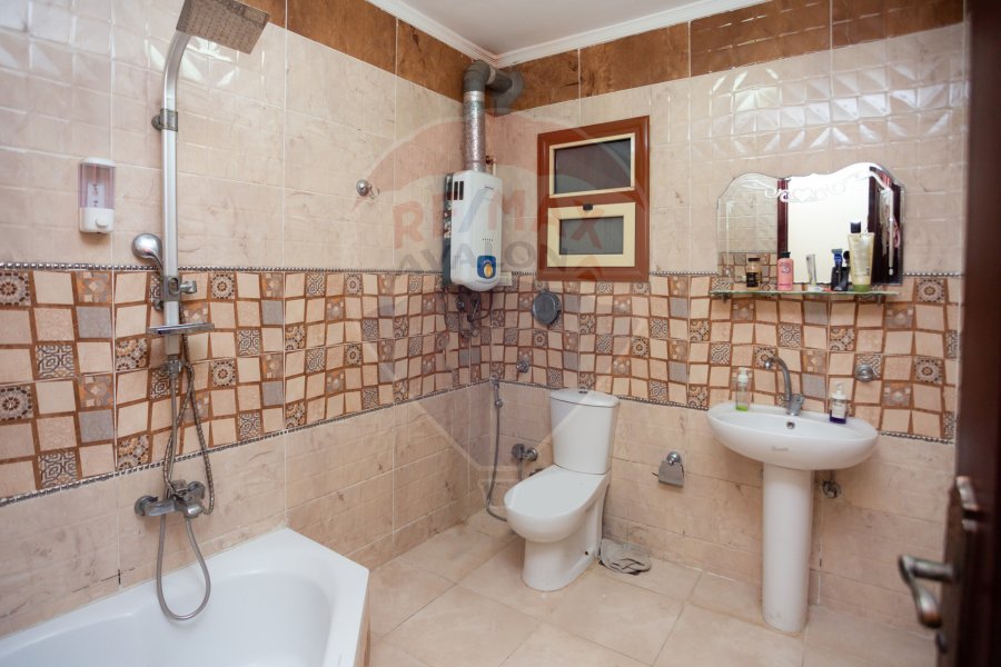 Apartment for sale 200 m Louran (2nd no. from Abu Qir St.)