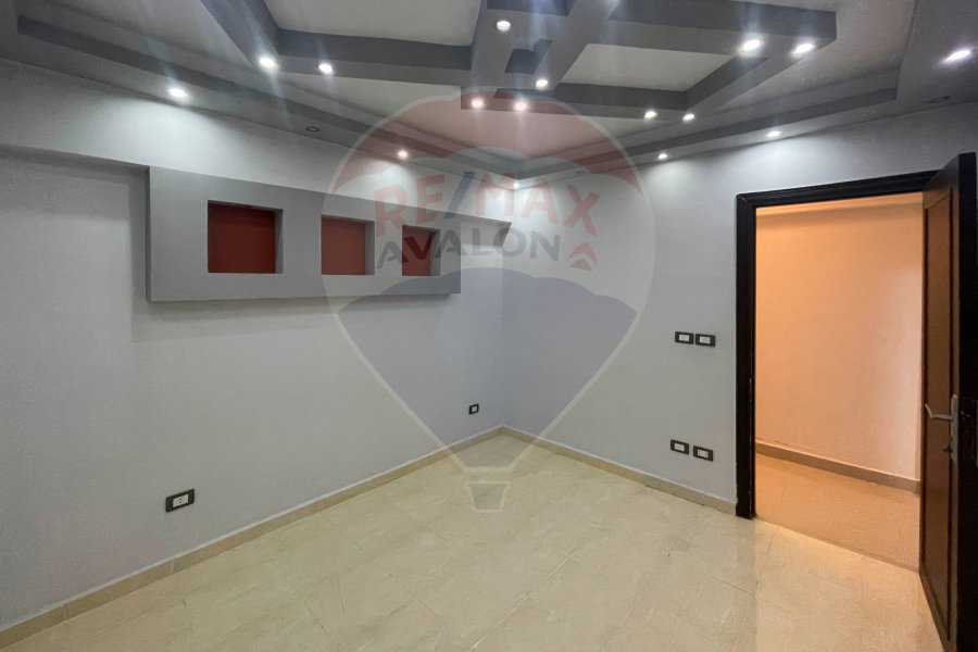 Apartment for sale 120 m Zizinia (second number from Abu Qir Street)