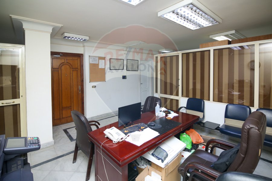 Administrative Unit for sale 240 m Smouha (Tout Ankh Amoon st)