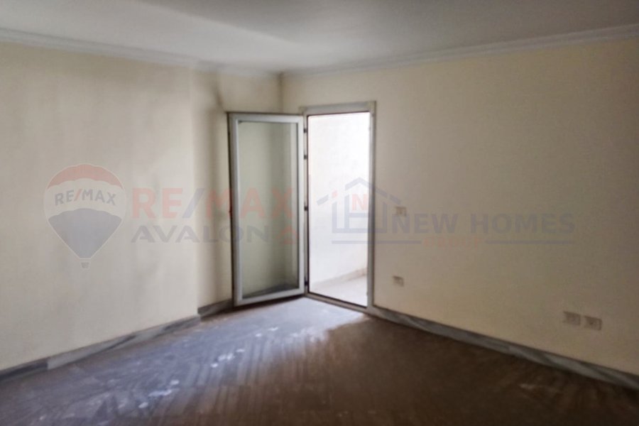 Apartment for rent 238 m Louran (El-Eqbal main st.)