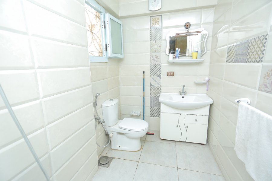 شقة للبيع 125م سموحة (ش النقيب شريف رمزى)