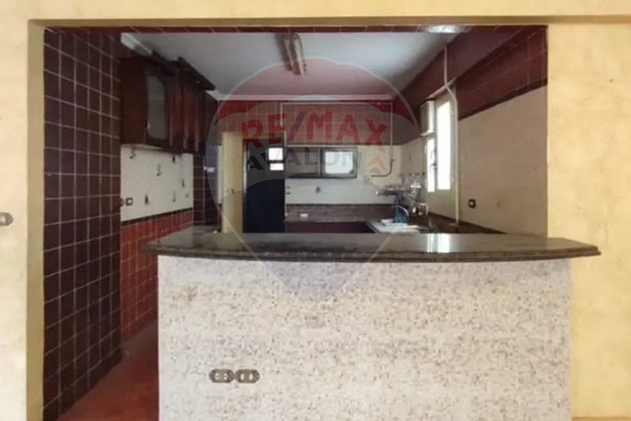 Apartment for sale 230 m Gleem (Mostafa Fahmy St.)