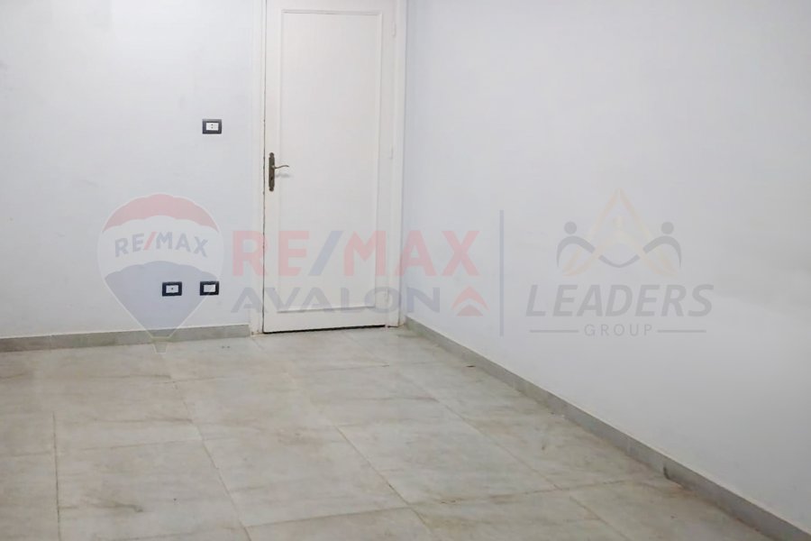 Administrative apartment for sale 145 m Janaklis (Abu Qir Street)