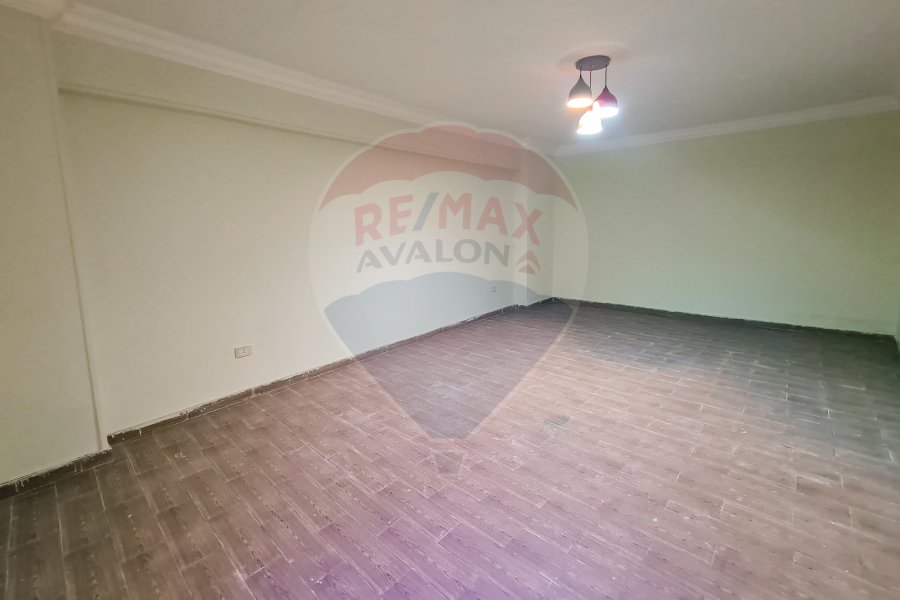 apartment for sale 130 m Camp Chezar (steps from the sea)