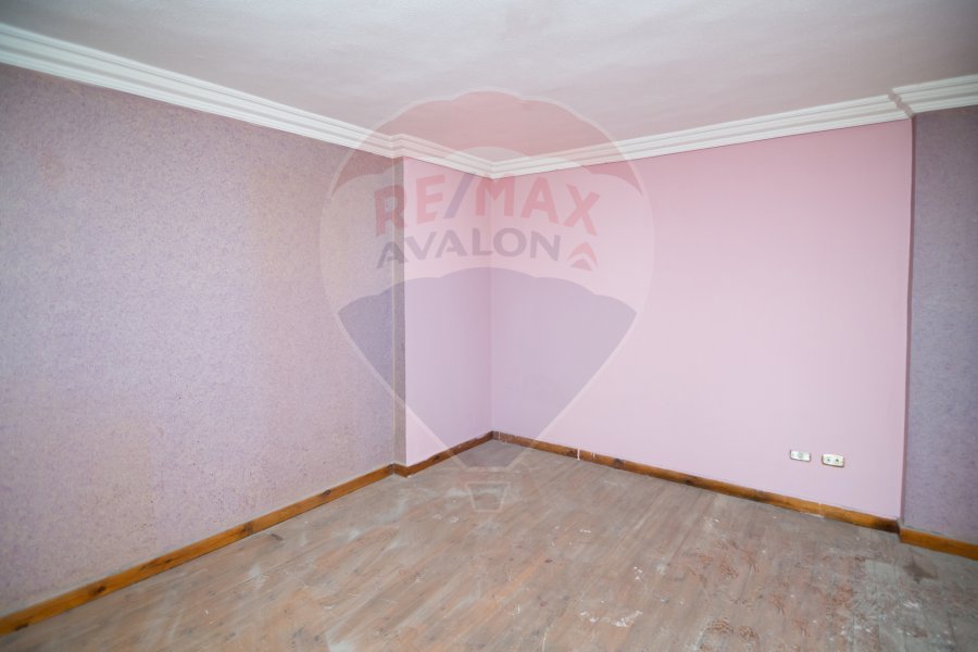 Apartment for sale 300 m Louran (in front of Shaarawy St.)