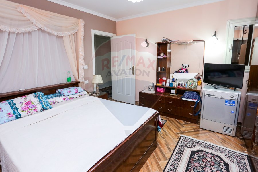 Apartment for sale 170 m Smouha (Tot Ankh Amon St.)