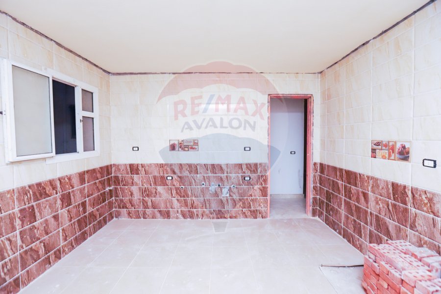 Apartment for sale 150 m El montaza (El halawani towers - Royal plaza)