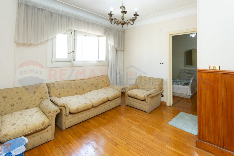 Triplex apartment for sale 220 m Stanly (near to the sea)