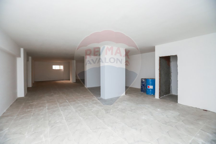 (مسطح إدارى للبيع 210 م سبورتنج (ش أبوقير الرئيسى
