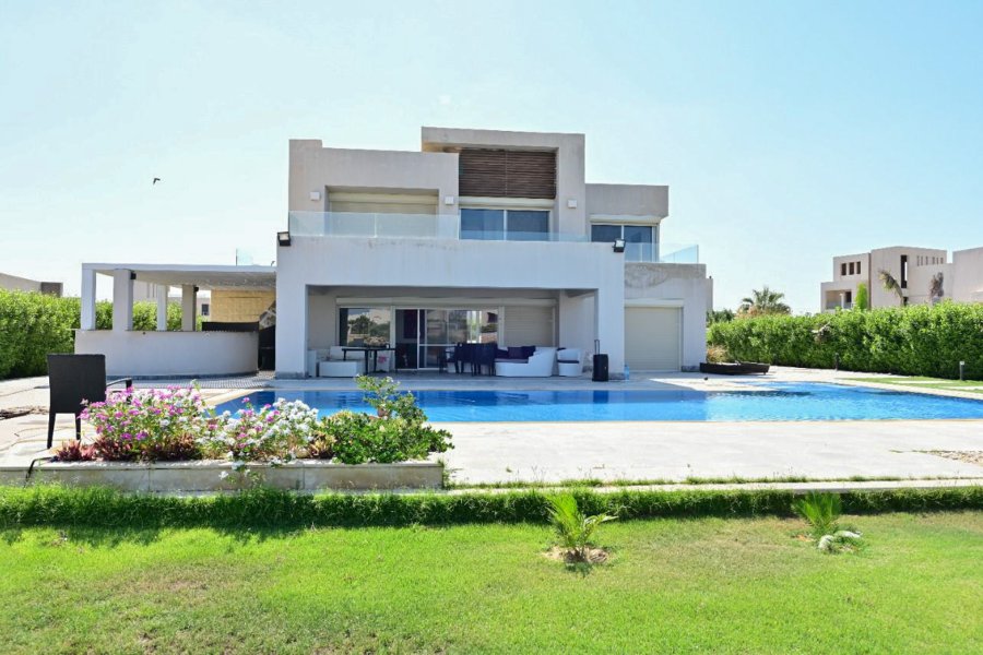 Stand Alone Villa + Cabana for sale (Hacienda Bay) - 1,400 m