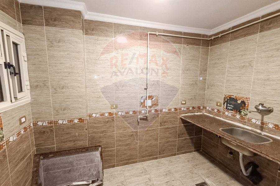 Apartment for sale 150 m Gleem (Steps from the sea - next to Al-Marghany Palace)