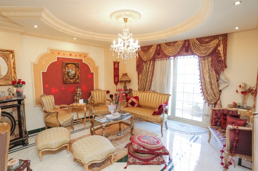 شقة مسجله شهر عقاري للبيع 220م سموحة ( ميدان فيكتور عمانويل )