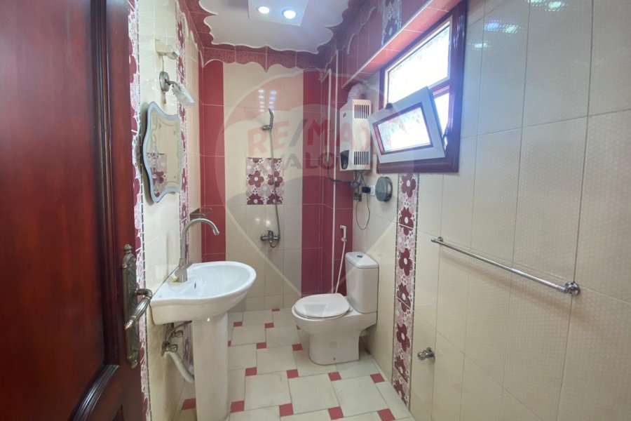 Furnished apartment for rent 200 m Kafr Abdo (steps from Allenby Park)