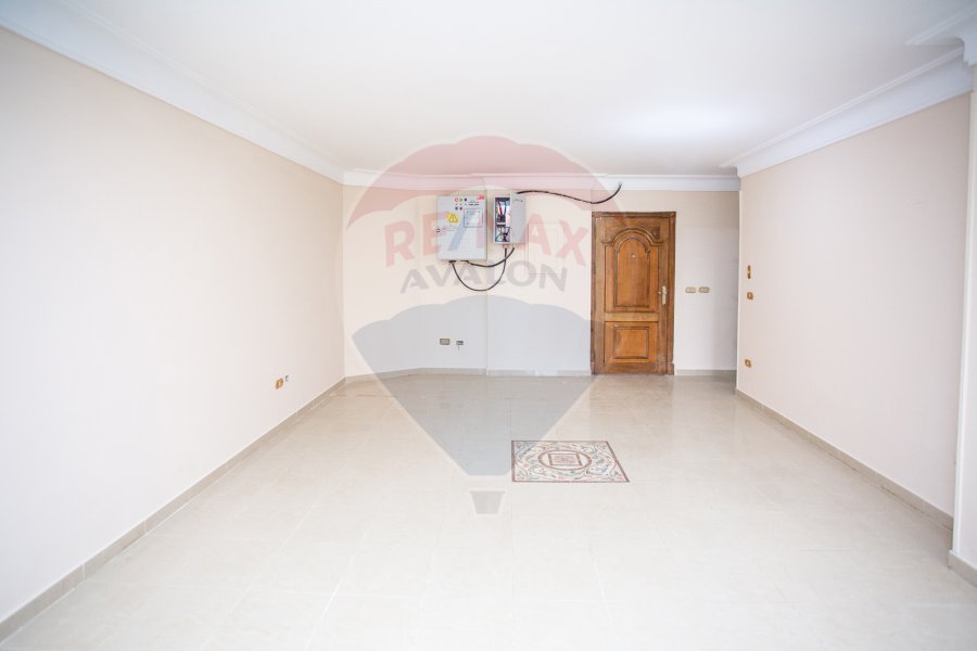 Administrative Unite for rent 235 m Stanly (Branshed from the Sea)