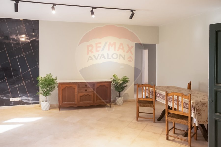 Standalone Chalet for sale (Palm Beach) 550 m