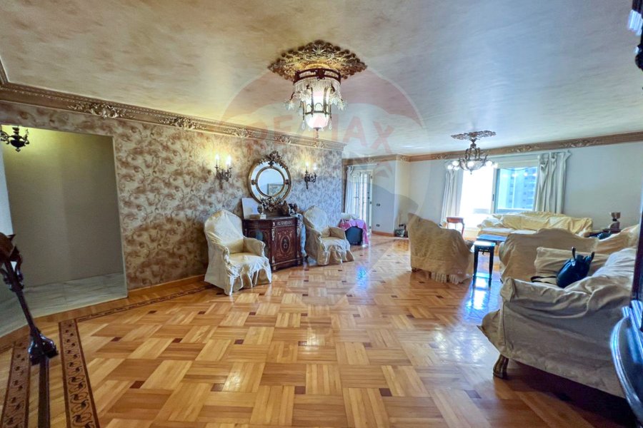 Apartment for sale 220 m Smouha (Fawzy Moaaz St. - Kiroseiz Towers)