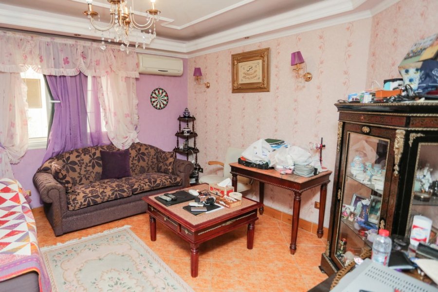 شقة مسجله شهر عقاري للبيع 220م سموحة ( ميدان فيكتور عمانويل )