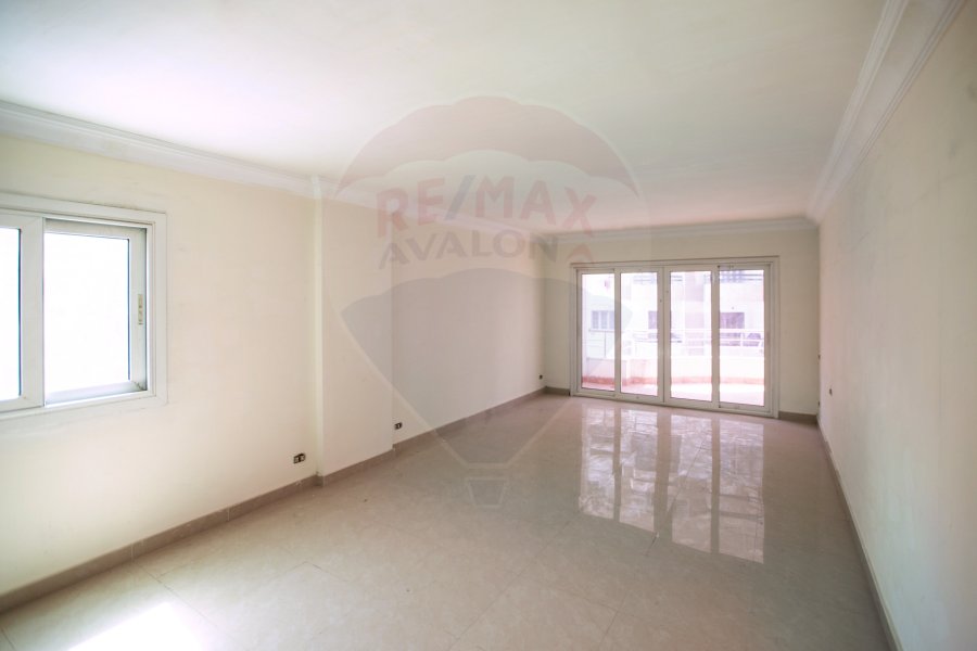 Apartment for sale 235 m Smouha (Steps from Mostafa kaml and bahaa el din ghatwary)