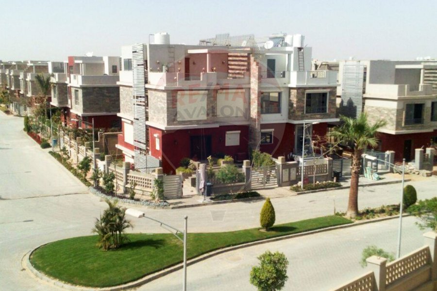 Twin house villa for sale in 6 October (Reem Residence Compound - in front of Arkan Plaza)