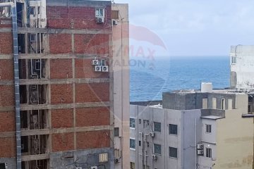شقة للبيع 146 م سبورتنج (خطوات من البحر وش بورسعيد)