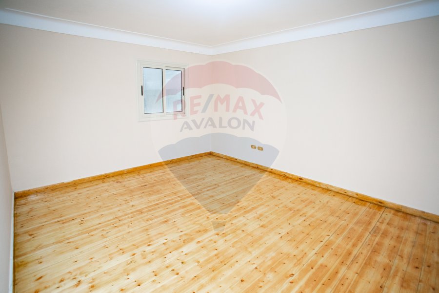 Administrative Unite for rent 235 m Stanly (Branshed from the Sea)