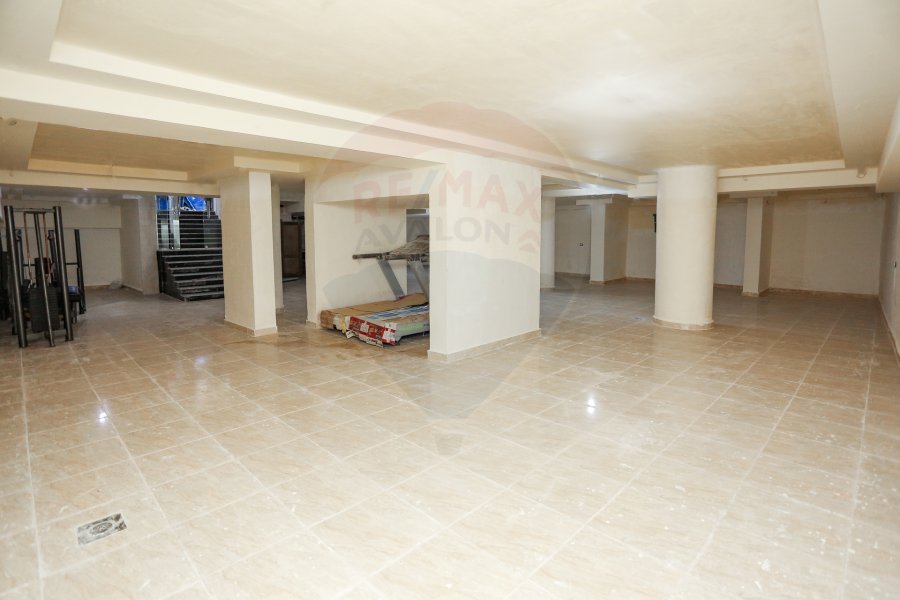 مسطح تجاري للبيع 300 م سيدي بشر (ش جمال عبد الناصر)