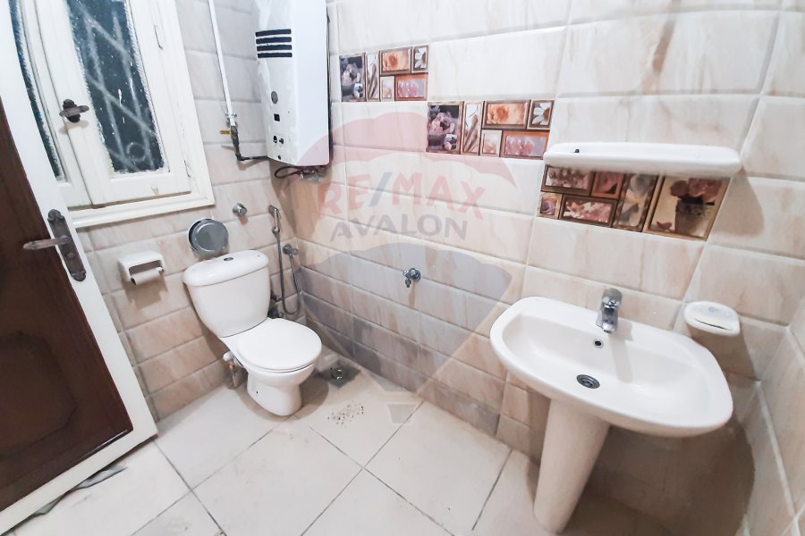 Administrative unit For Rent 140 m Saba Basha ( directly on the sea )