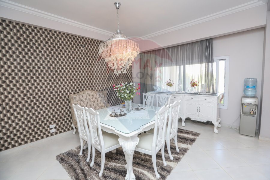 Registered Villa 900 m For Sale King Marriott (In Front Of Borj El Arab stadium)