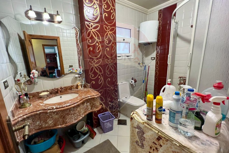 Apartment for sale 220 m Smouha (Fawzy Moaaz St. - Kiroseiz Towers)