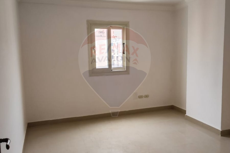 Apartment for sale 200 m Janaklis (Steps from Abo Qir st)