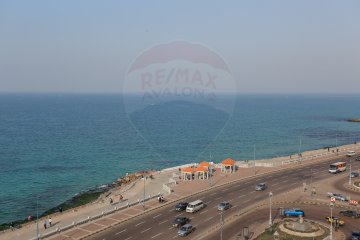 Apartment for sale 145m Camb chizar (directly on the sea)