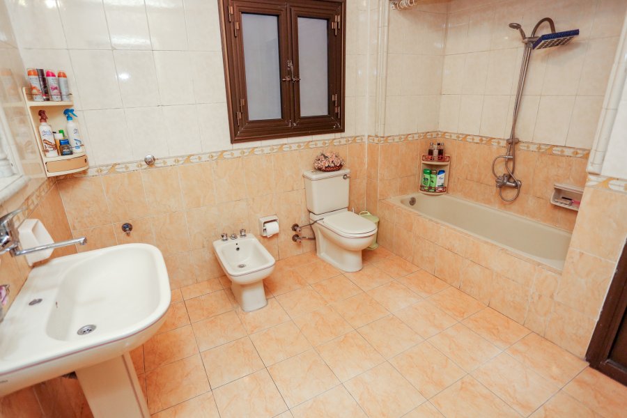 Apartment for sale 170m Sporting (No 2 from kornesih road)