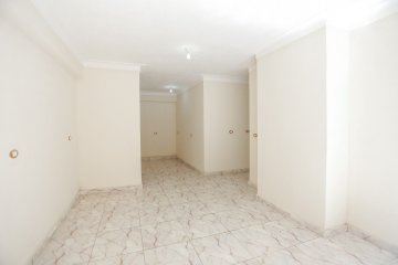 محل للايجار 70م سبورتنج (2 نمرة من الترام)