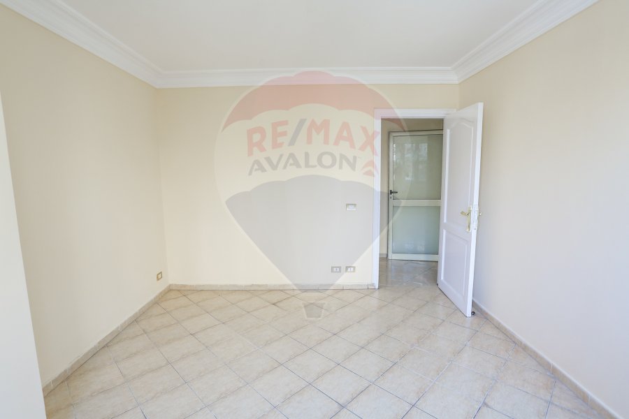 Administrative apartment for rent 105 m Sporting (on the tram)