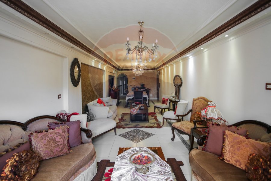 Apartment for sale 245 m Jnaklis (El-bohera St.)