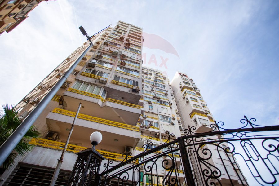 Apartment for sale 272 m Zezinia (Directly on the sea)