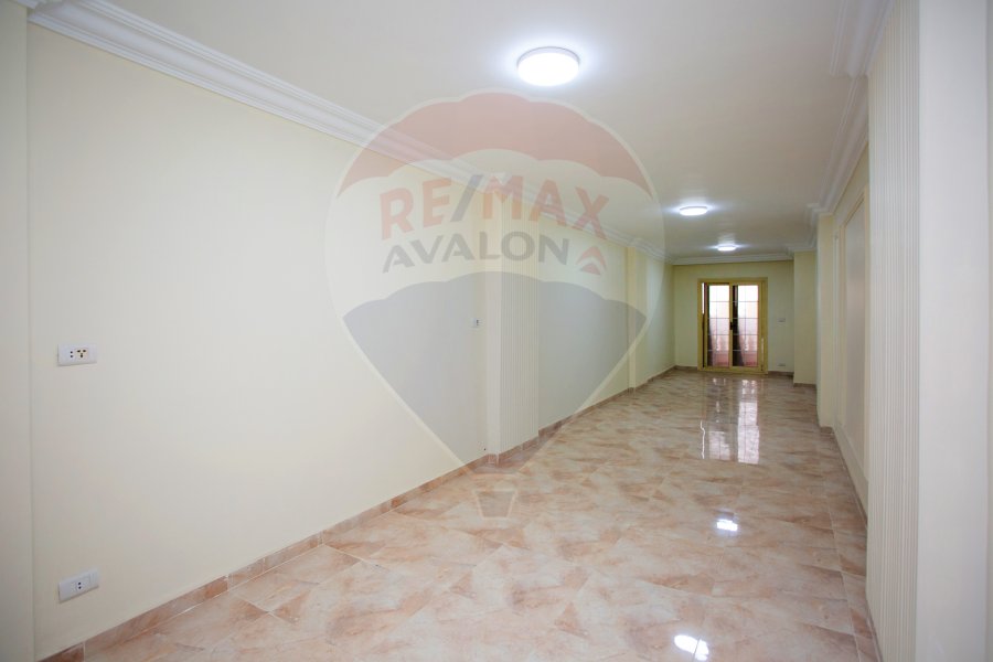 Apartment for sale 175 m Sporting (steps from the sea)