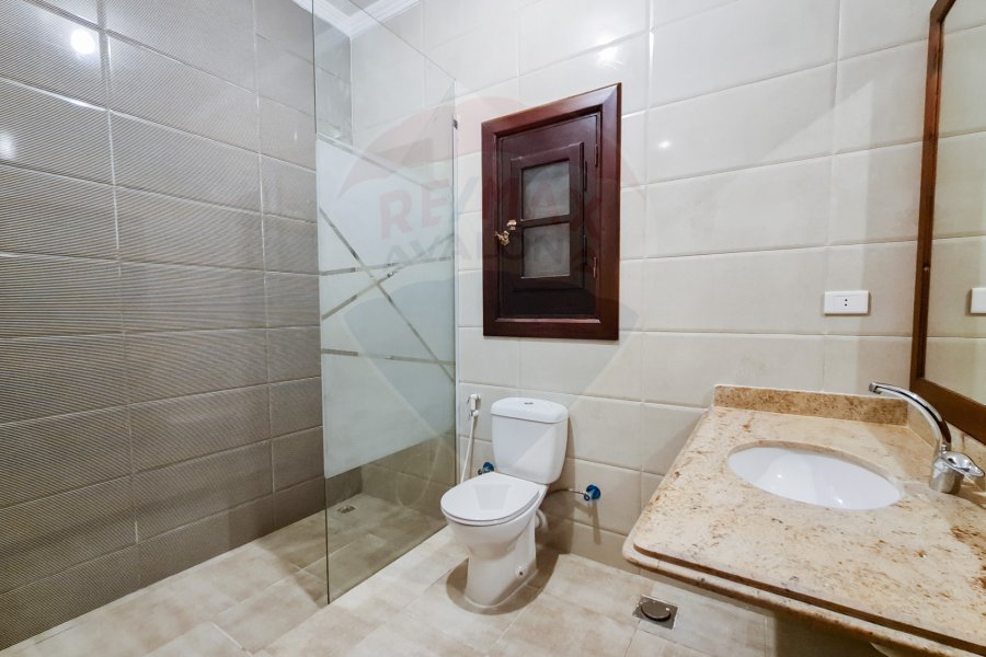 Villa For Sale 1,650 m King Marriot (Behind Dessert Home)