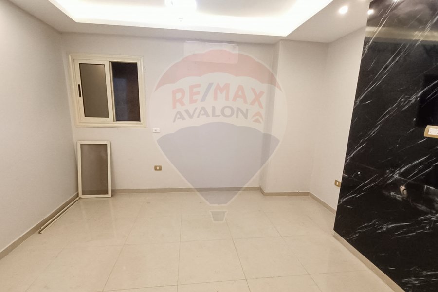 Apartment for sale 150 m Gleem (Steps from the sea - next to Al-Marghany Palace)