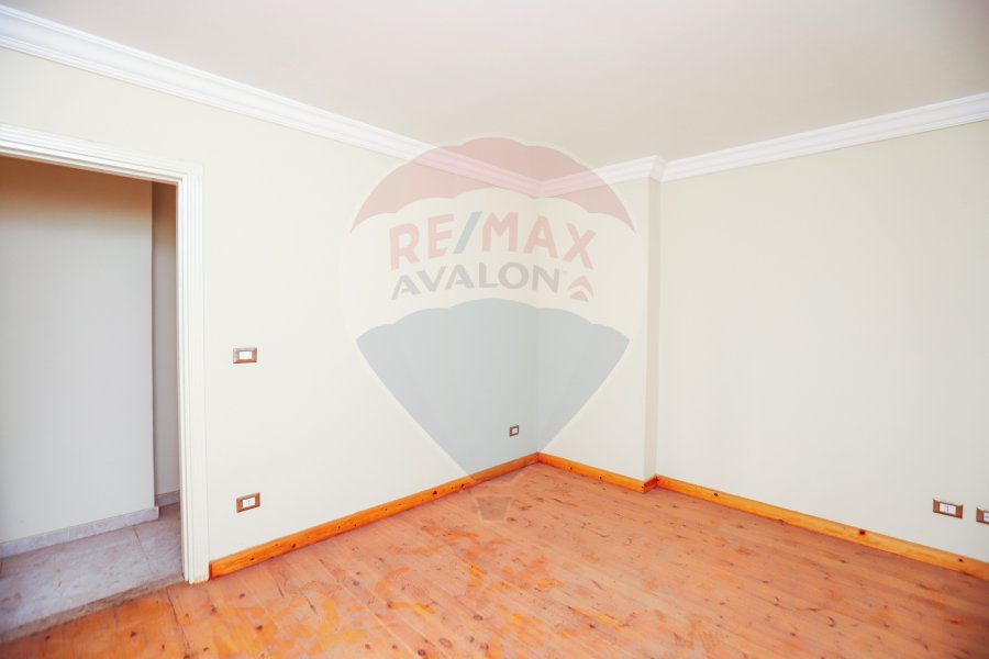 Apartment for Sale 210 m Lauran (Mohamed Farid St.)