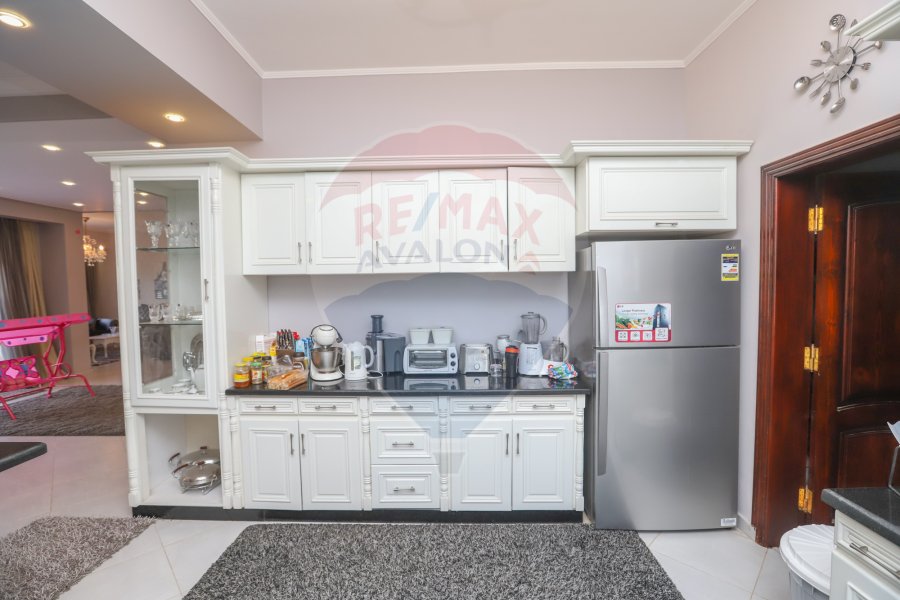 Registered Villa 900 m For Sale King Marriott (In Front Of Borj El Arab stadium)