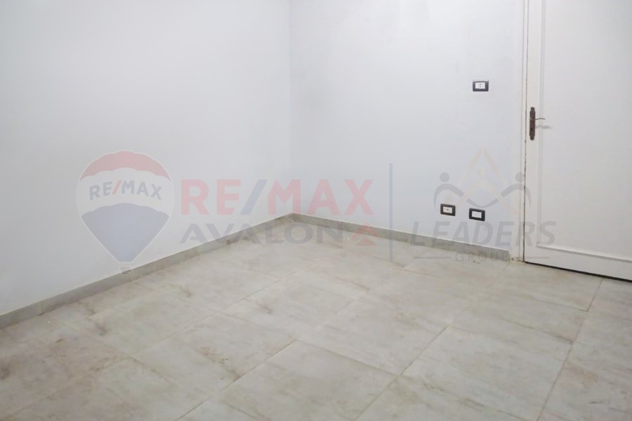 Administrative apartment for sale 145 m Janaklis (Abu Qir Street)