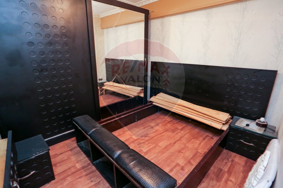 Apartment for sale 100 m Muharram Bey (Suez Canal - Steps from Social Service )