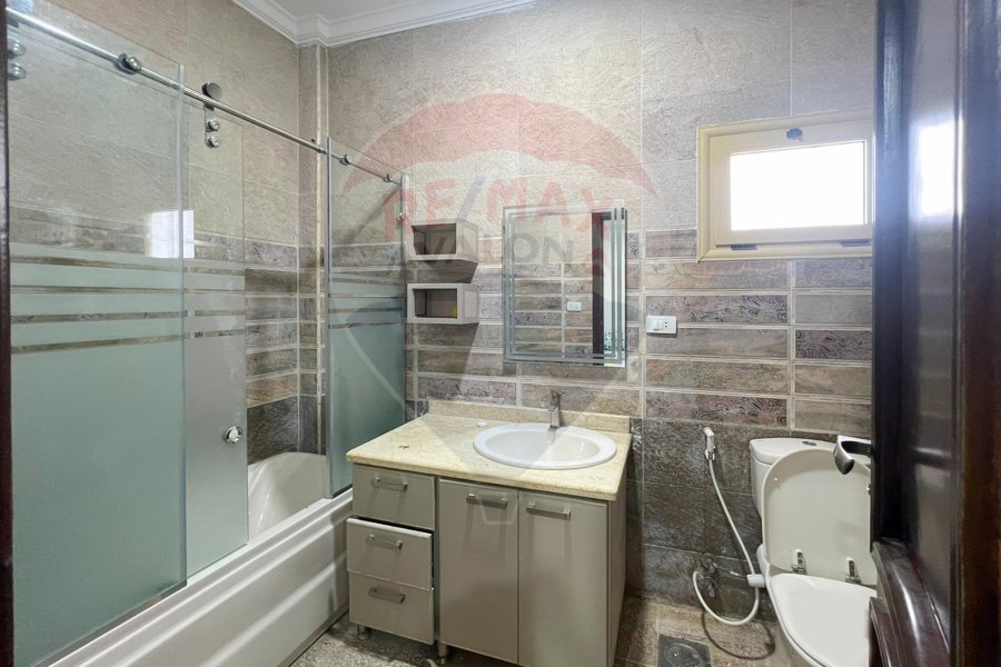 Standalone villa for sale 500 m King Mariout (Ganat Al Mohameen)