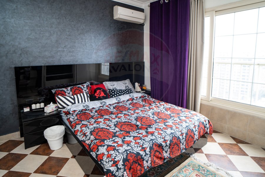 Apartment for sale 280m Saba basha (directly on the sea)