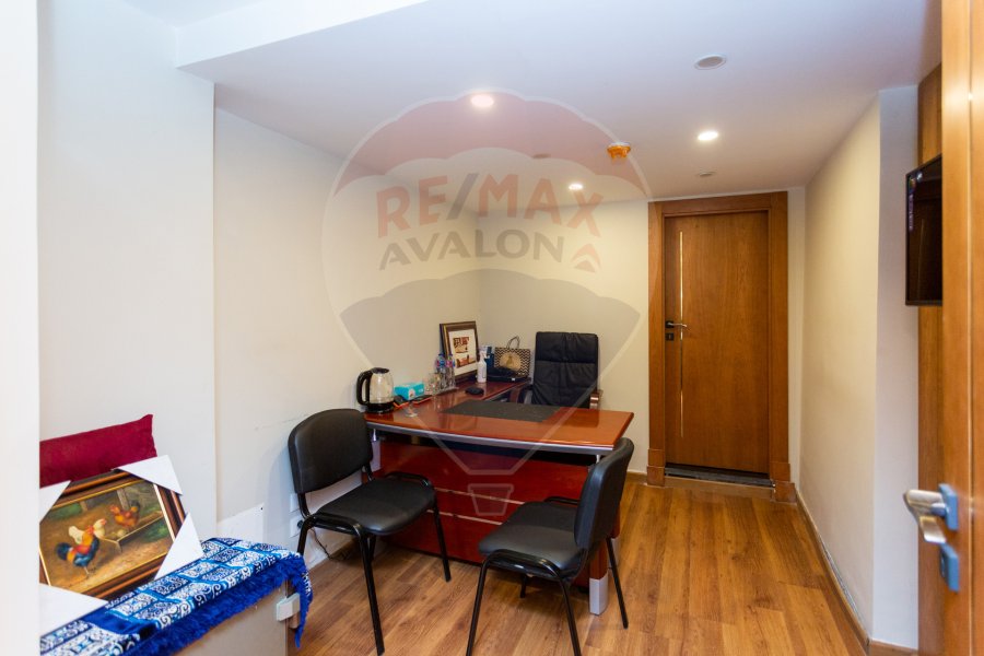 Shop + Mezzan for rent 500 m Louran (Shaarawy St)