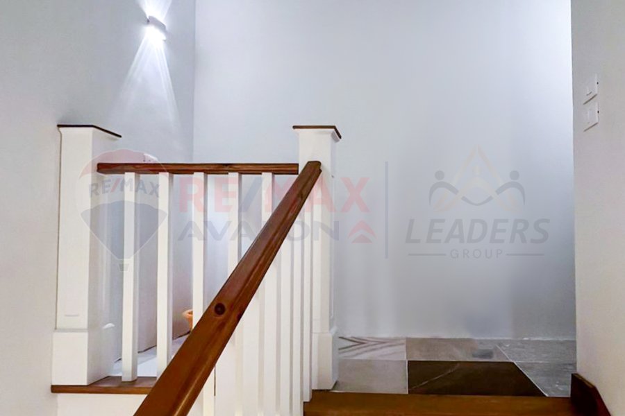 Townhouse for sale 190 m (Alex West)