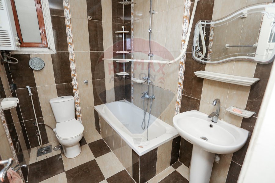 Apartment for sale 100 m Muharram Bey (Suez Canal - Steps from Social Service )