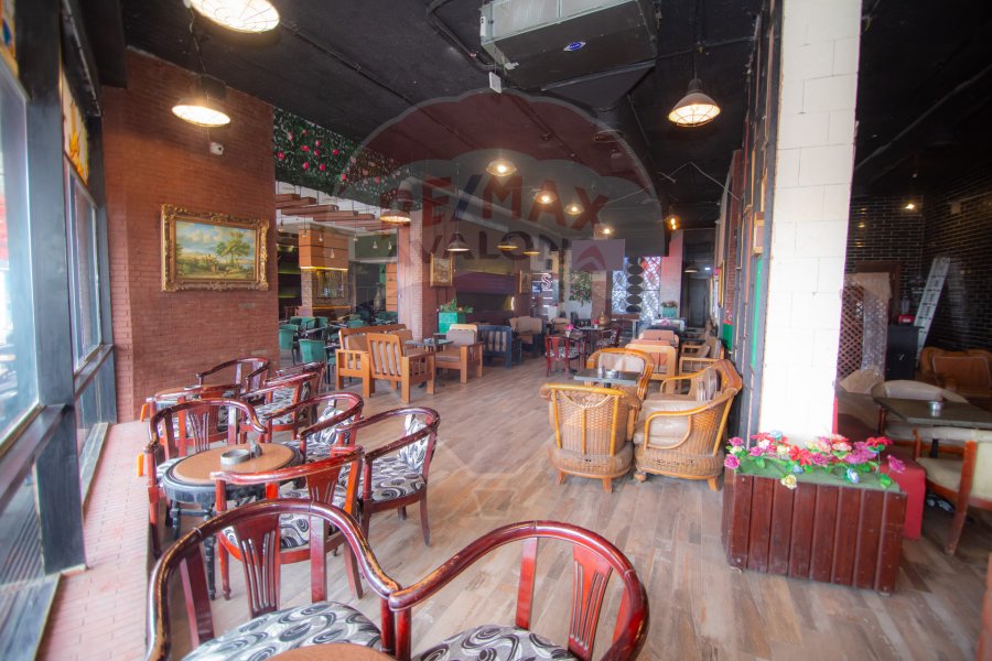 Shop + Up floor for sale 300 m Stanley (Directly on the sea)