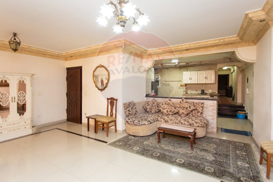 Apartment for sale 200 m Louran (between Abu Qir Street and the tram)